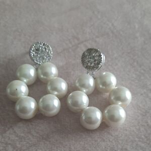 Elegant Silver and Pearl Earrings